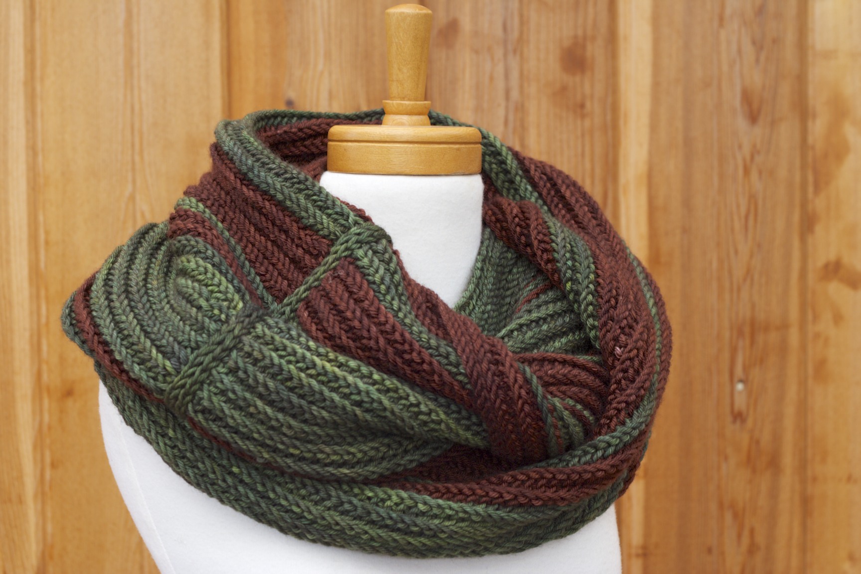 Breakers giant cowl knitting pattern by Holli Yeoh | Tempest book